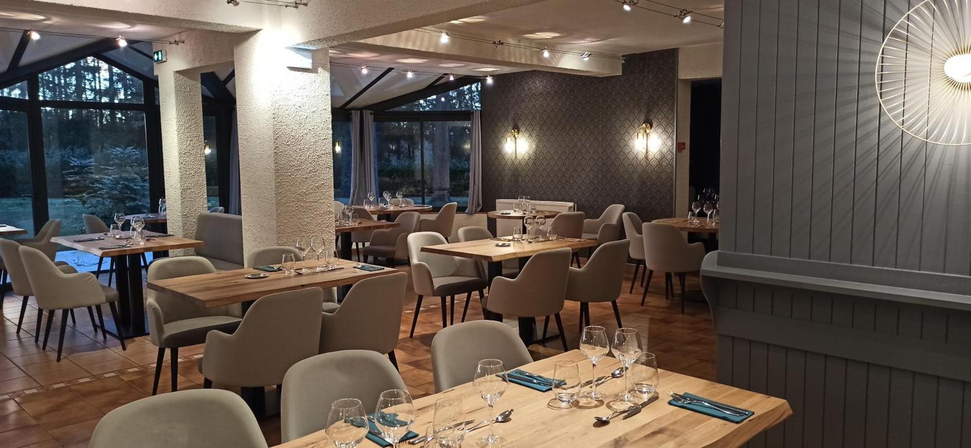 Hotel Restaurant Logis La Meridienne Anglards de Saint Flour Eksteriør billede